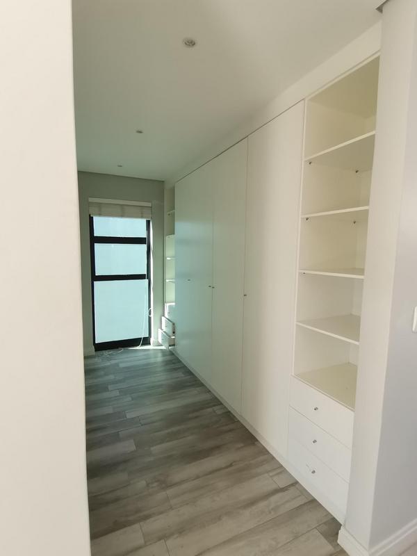 To Let 4 Bedroom Property for Rent in Morningside Gauteng