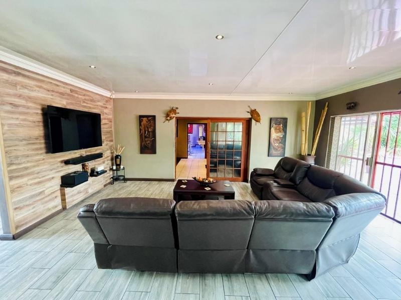 4 Bedroom Property for Sale in Brackenhurst Gauteng