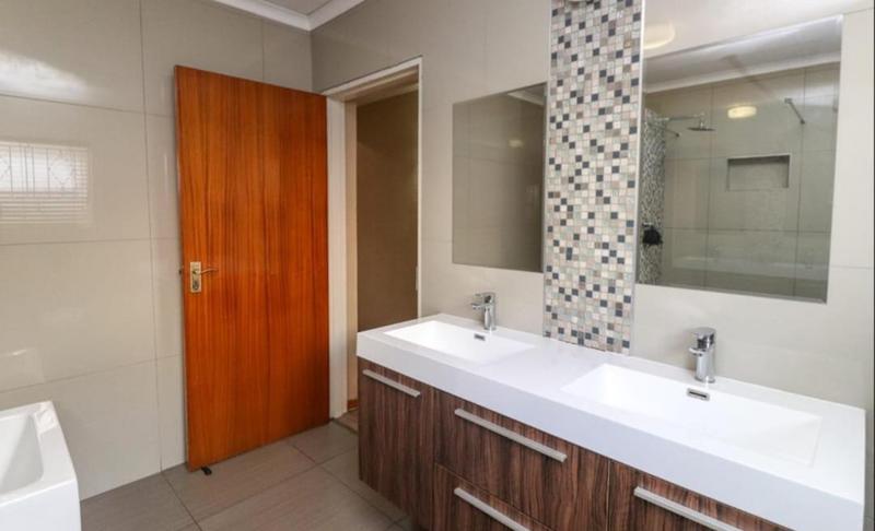5 Bedroom Property for Sale in Meyersdal Gauteng