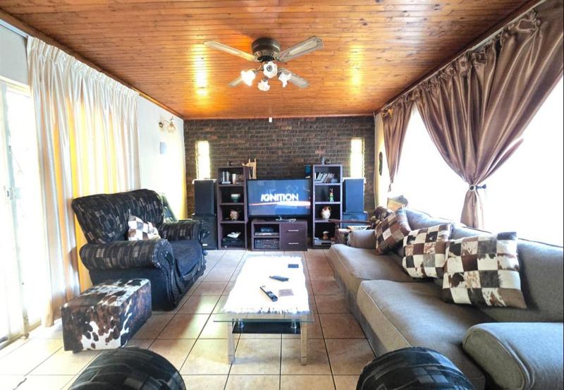 10 Bedroom Property for Sale in Walkerville Gauteng