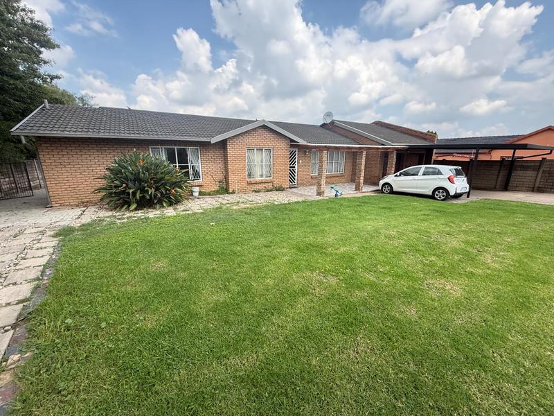 6 Bedroom Property for Sale in The Reeds Gauteng