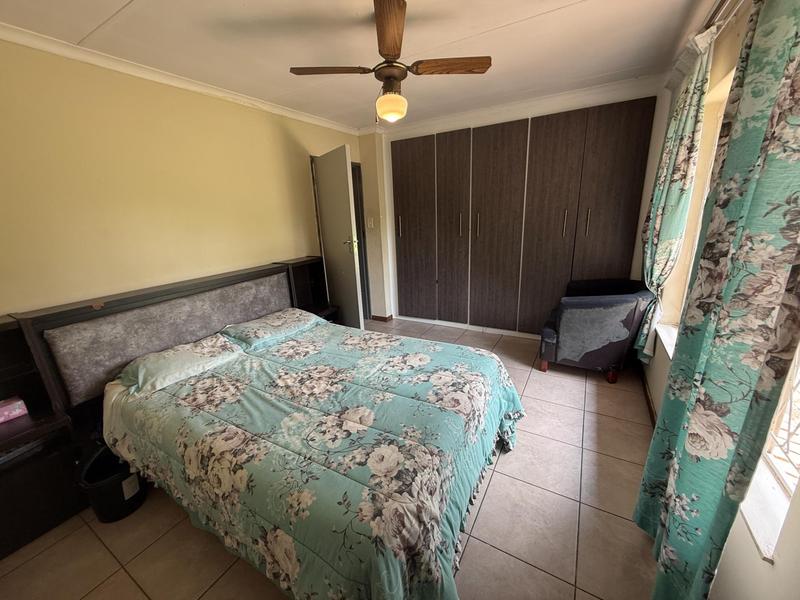 6 Bedroom Property for Sale in The Reeds Gauteng