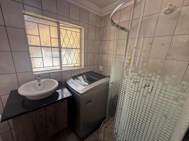 6 Bedroom Property for Sale in The Reeds Gauteng