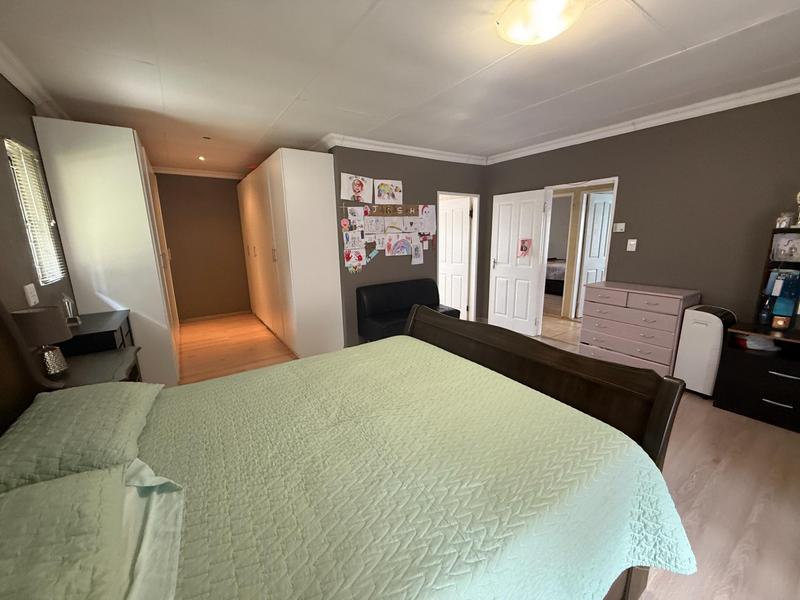 6 Bedroom Property for Sale in The Reeds Gauteng