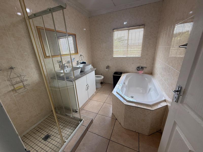 6 Bedroom Property for Sale in The Reeds Gauteng