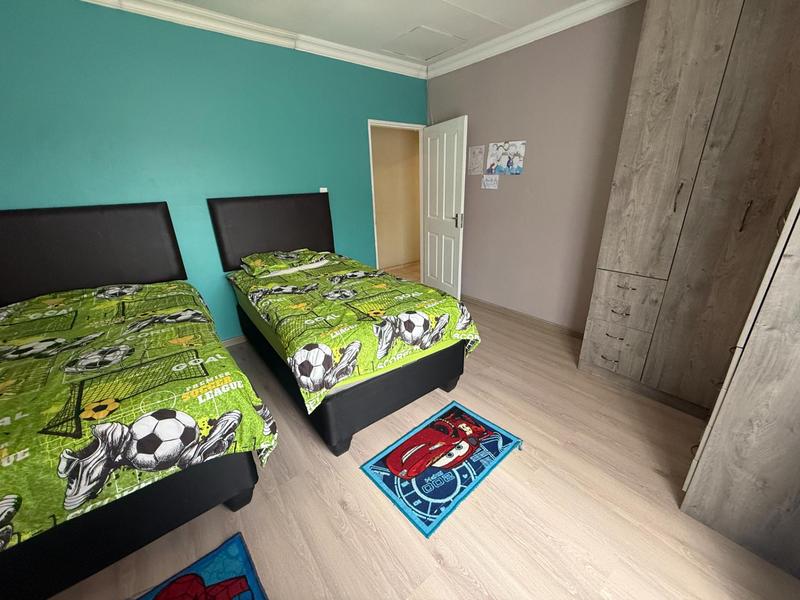 6 Bedroom Property for Sale in The Reeds Gauteng