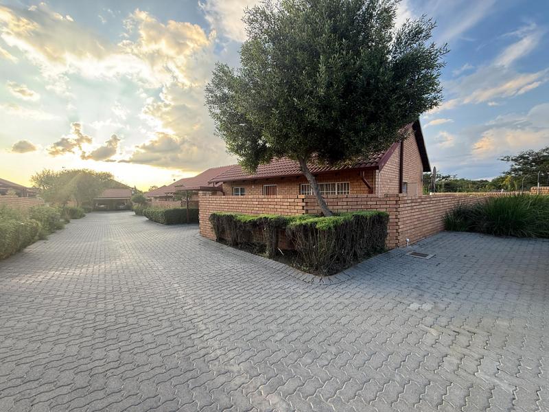 2 Bedroom Property for Sale in The Reeds Gauteng