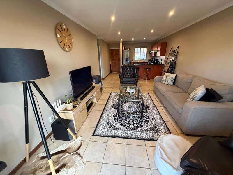 2 Bedroom Property for Sale in The Reeds Gauteng