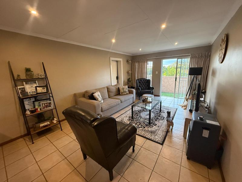 2 Bedroom Property for Sale in The Reeds Gauteng