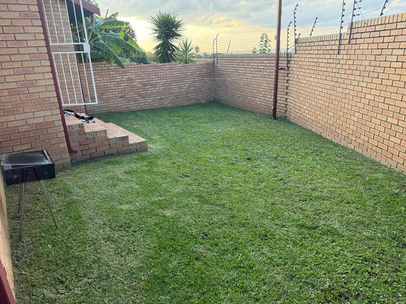 2 Bedroom Property for Sale in The Reeds Gauteng