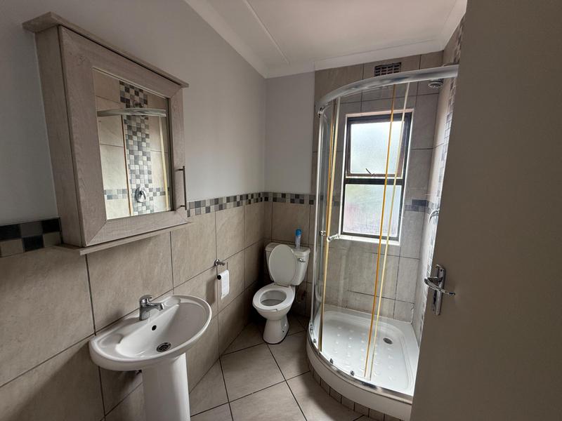 2 Bedroom Property for Sale in Summerfields Estate Gauteng
