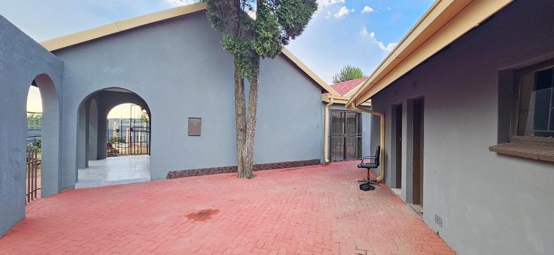 3 Bedroom Property for Sale in Sonland Park Gauteng