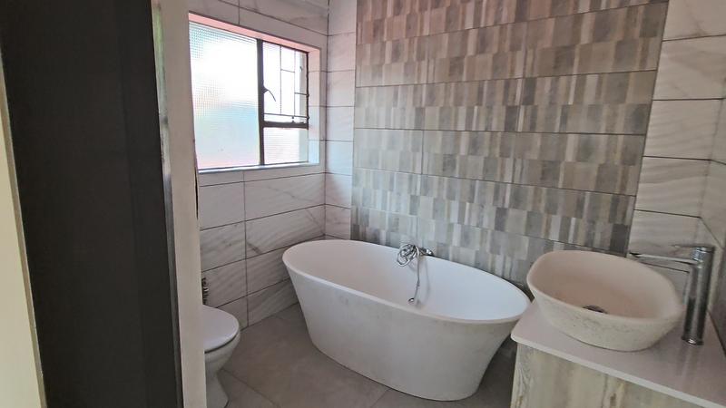 3 Bedroom Property for Sale in Sonland Park Gauteng