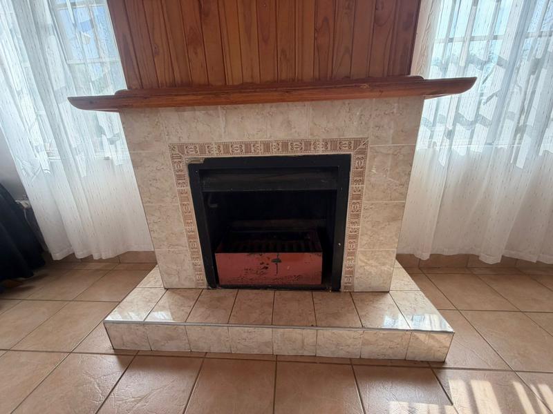 5 Bedroom Property for Sale in Vischgat Gauteng