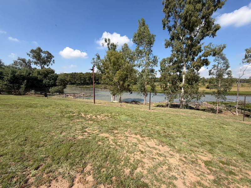 5 Bedroom Property for Sale in Vischgat Gauteng