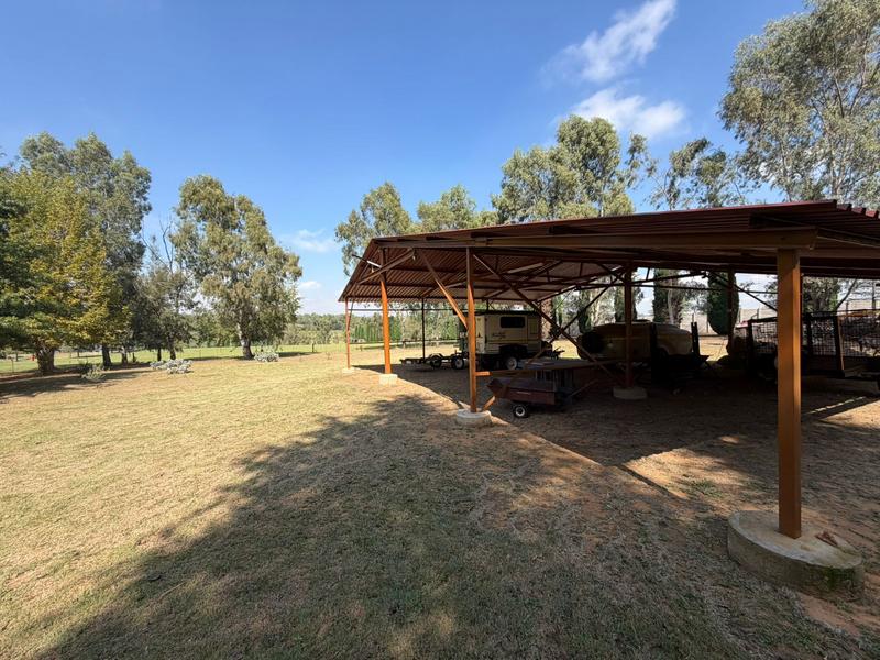 5 Bedroom Property for Sale in Vischgat Gauteng