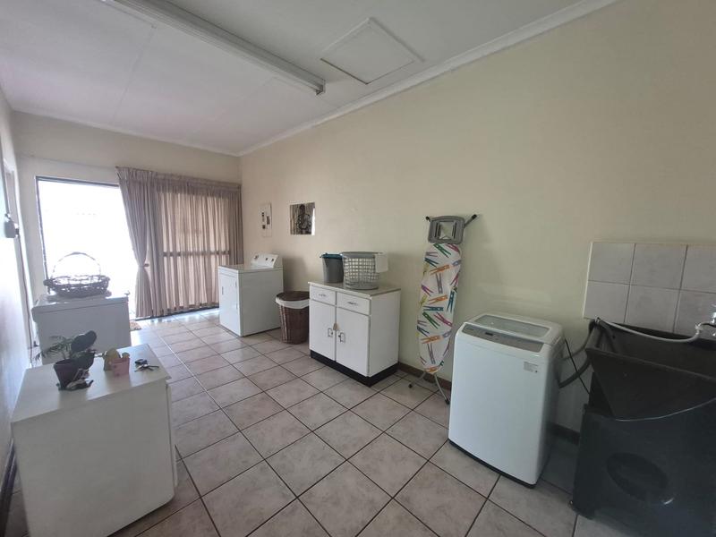 2 Bedroom Property for Sale in Vanderbijlpark Cw 6 Gauteng