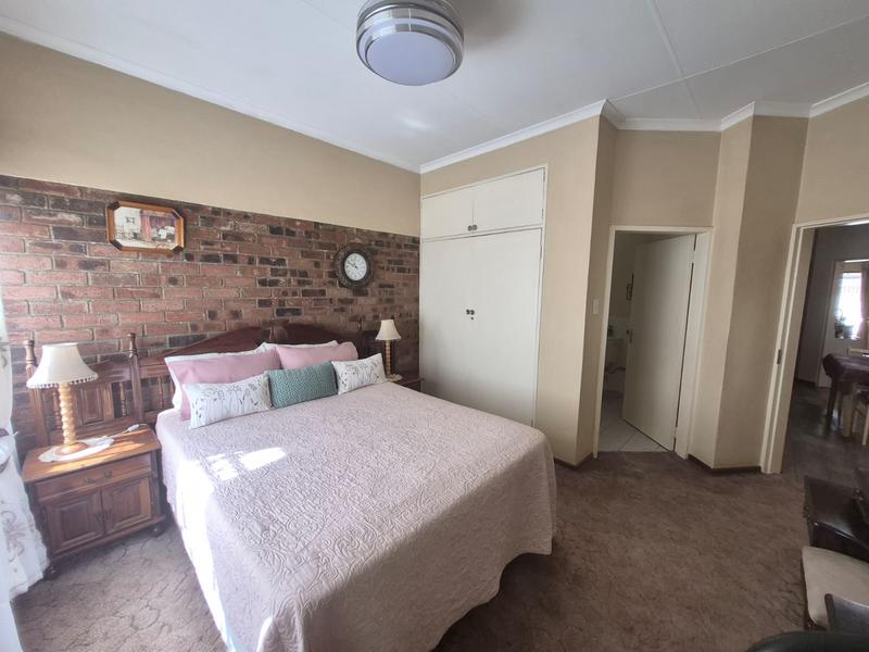 2 Bedroom Property for Sale in Vanderbijlpark Cw 6 Gauteng