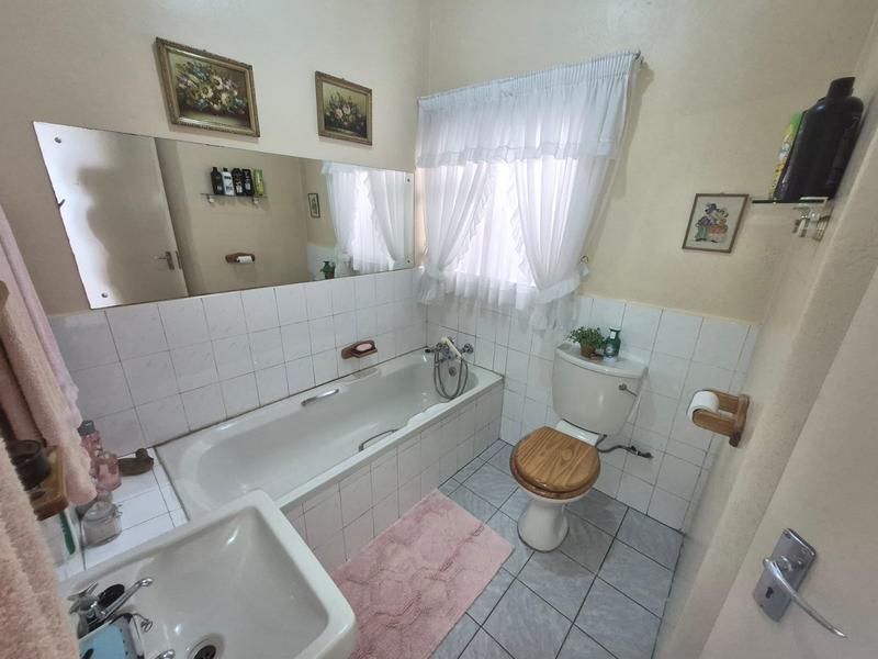 2 Bedroom Property for Sale in Vanderbijlpark Cw 6 Gauteng