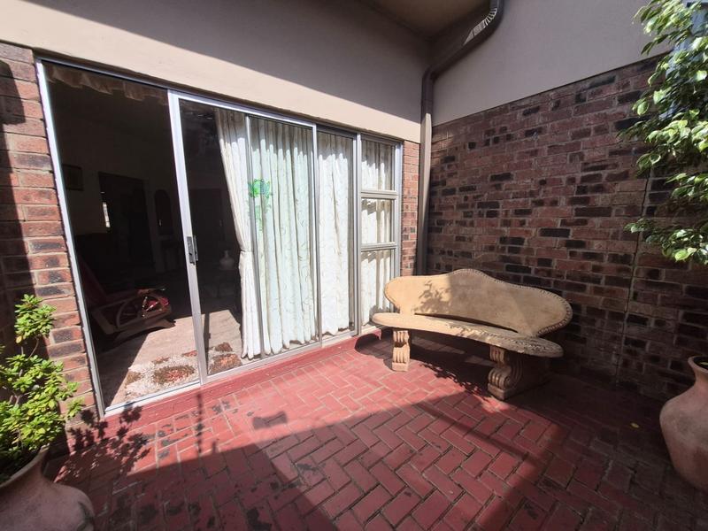 2 Bedroom Property for Sale in Vanderbijlpark Cw 6 Gauteng