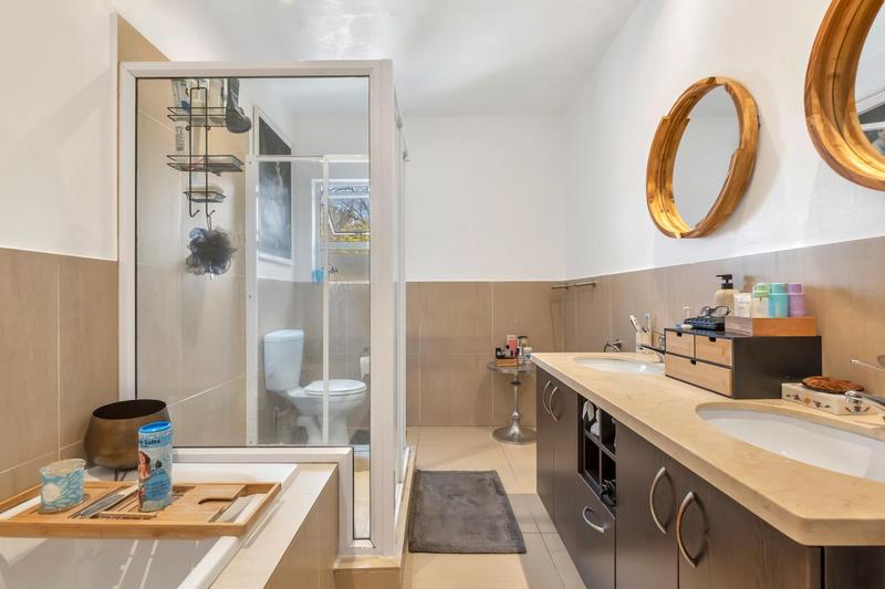 2 Bedroom Property for Sale in Oaklands Gauteng