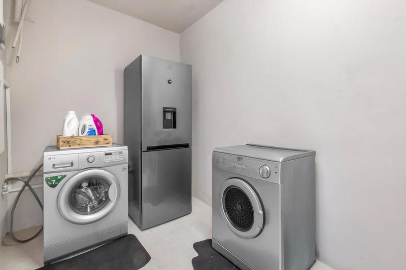 2 Bedroom Property for Sale in Oaklands Gauteng