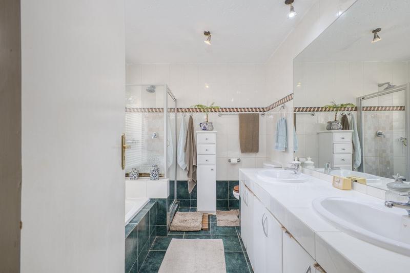 3 Bedroom Property for Sale in Lonehill Gauteng