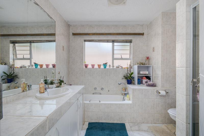 3 Bedroom Property for Sale in Lonehill Gauteng