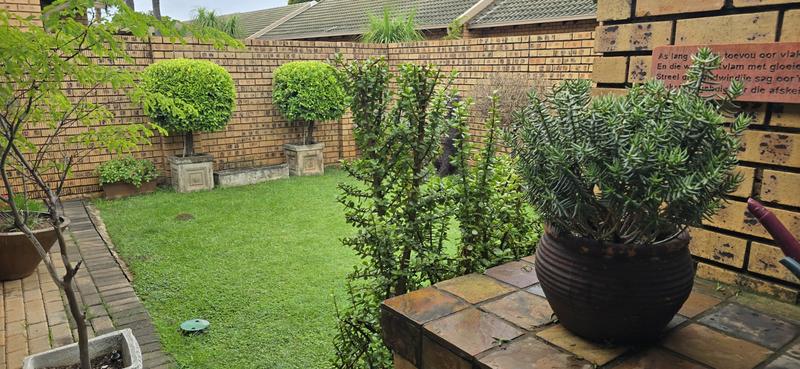 To Let 2 Bedroom Property for Rent in Die Wilgers Gauteng