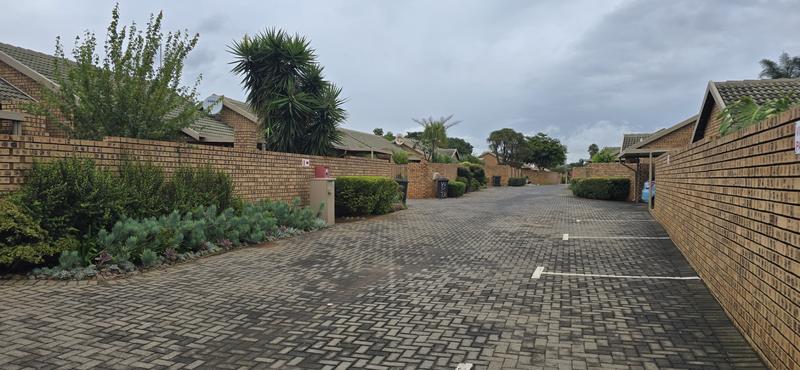 To Let 2 Bedroom Property for Rent in Die Wilgers Gauteng