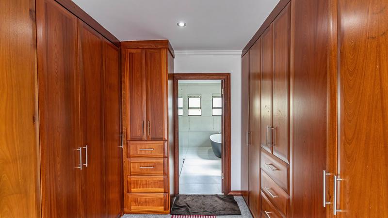 5 Bedroom Property for Sale in Midlands Estate Gauteng