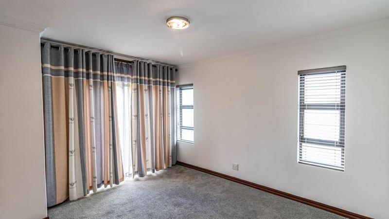 5 Bedroom Property for Sale in Midlands Estate Gauteng