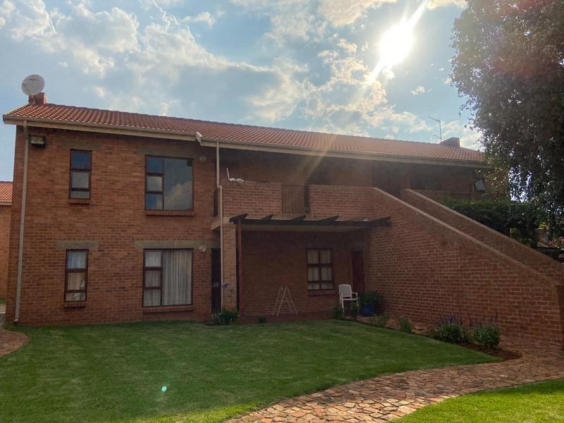 To Let 3 Bedroom Property for Rent in Amorosa Gauteng