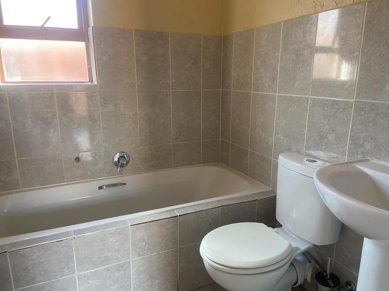 To Let 3 Bedroom Property for Rent in Amorosa Gauteng
