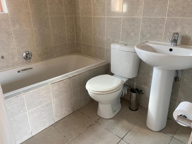 To Let 3 Bedroom Property for Rent in Amorosa Gauteng