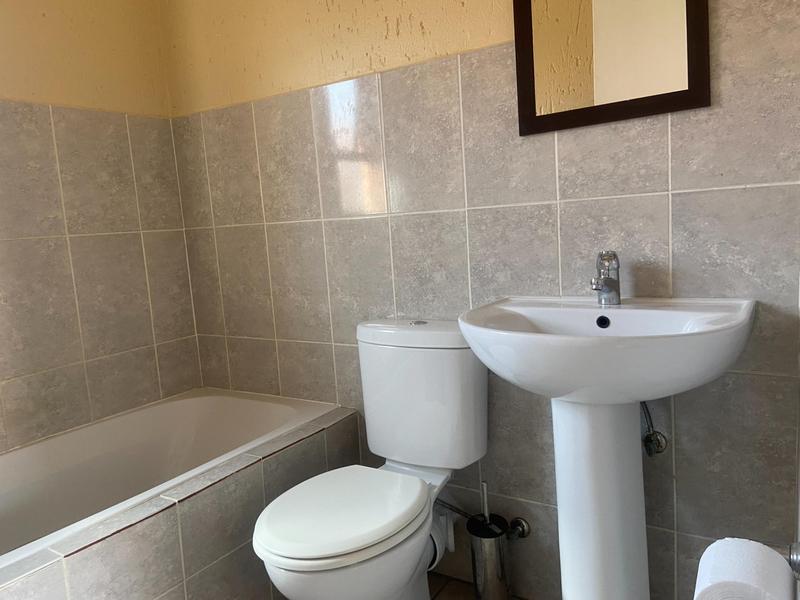 To Let 3 Bedroom Property for Rent in Amorosa Gauteng