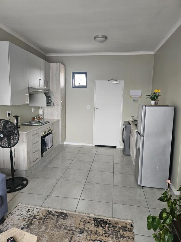 1 Bedroom Property for Sale in Grand Central Gauteng