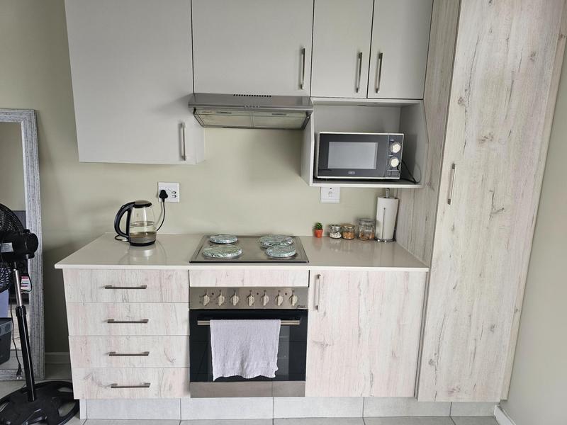 1 Bedroom Property for Sale in Grand Central Gauteng