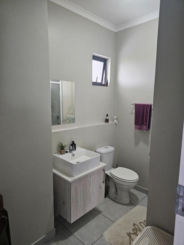 1 Bedroom Property for Sale in Grand Central Gauteng