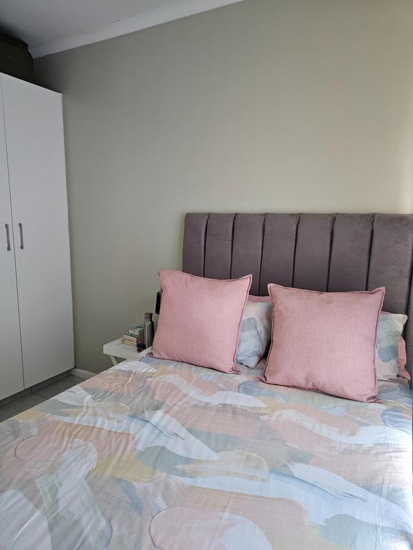 1 Bedroom Property for Sale in Grand Central Gauteng