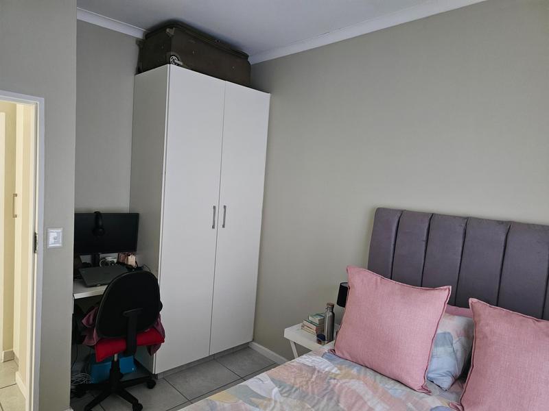 1 Bedroom Property for Sale in Grand Central Gauteng