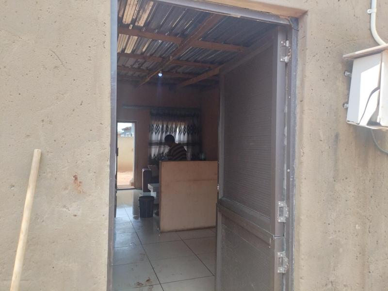 2 Bedroom Property for Sale in Katlehong South Gauteng