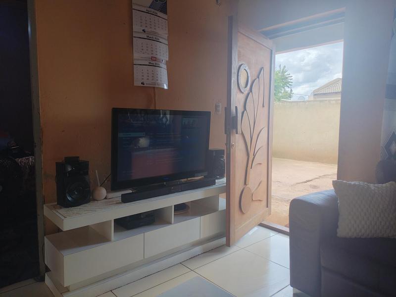 2 Bedroom Property for Sale in Katlehong South Gauteng