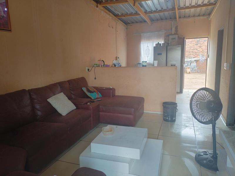 2 Bedroom Property for Sale in Katlehong South Gauteng