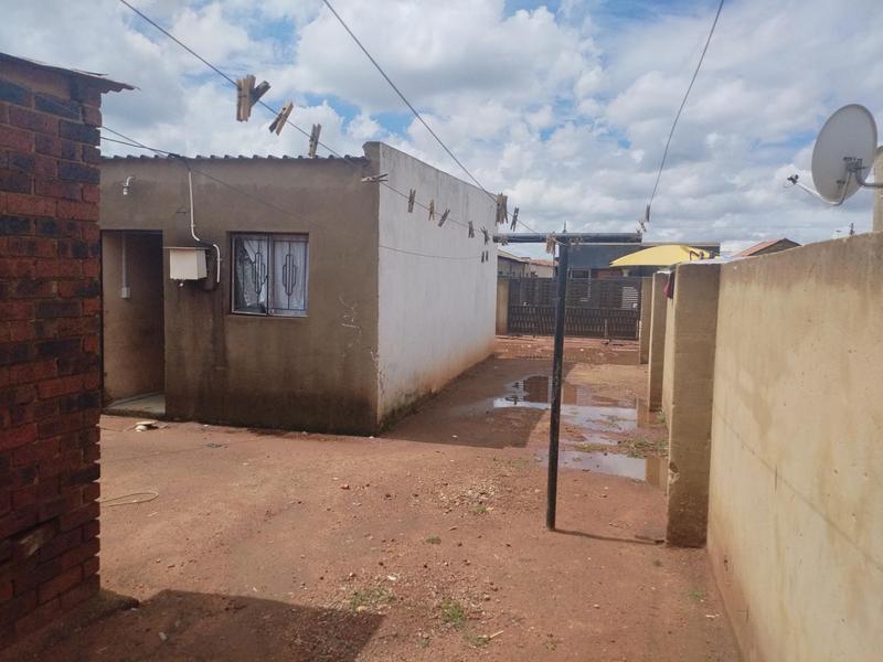 2 Bedroom Property for Sale in Katlehong South Gauteng
