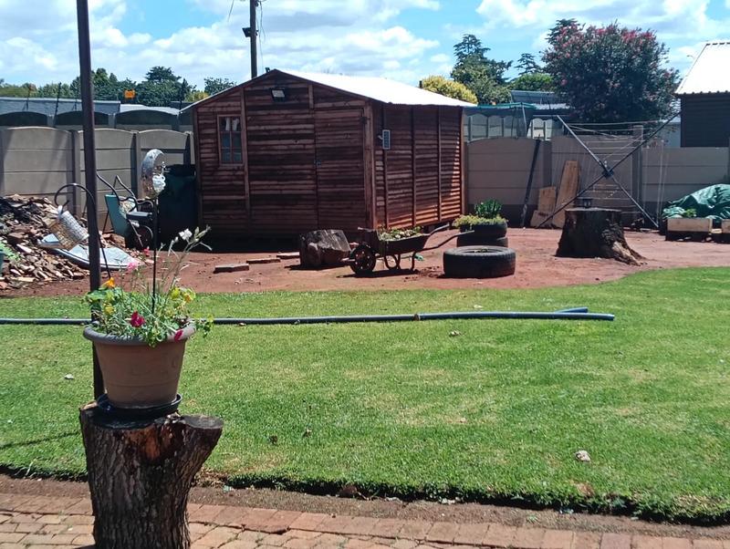 4 Bedroom Property for Sale in Strubenvale Gauteng