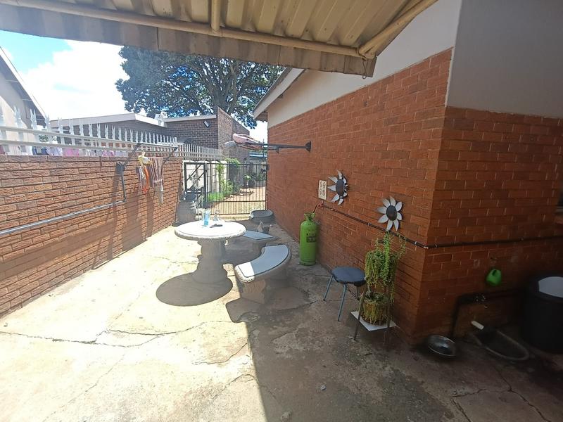 4 Bedroom Property for Sale in Strubenvale Gauteng