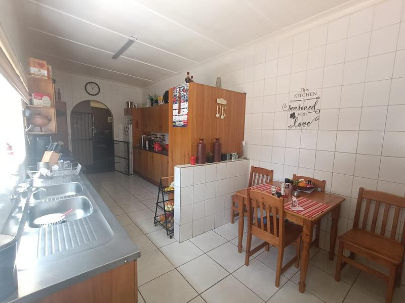 4 Bedroom Property for Sale in Strubenvale Gauteng
