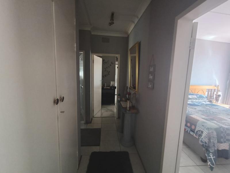4 Bedroom Property for Sale in Strubenvale Gauteng