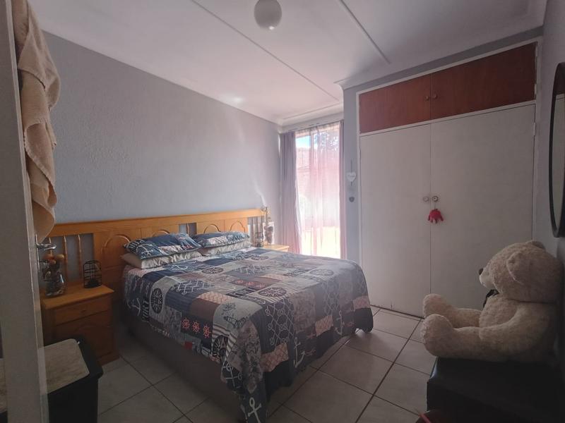 4 Bedroom Property for Sale in Strubenvale Gauteng